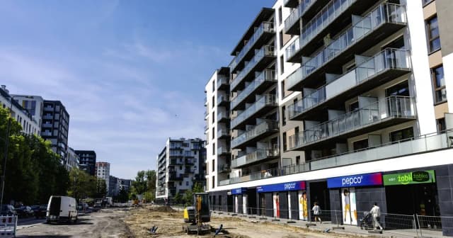 Ile zarabia deweloper miesięcznie? Zaskakujące różnice w pensjach w Polsce