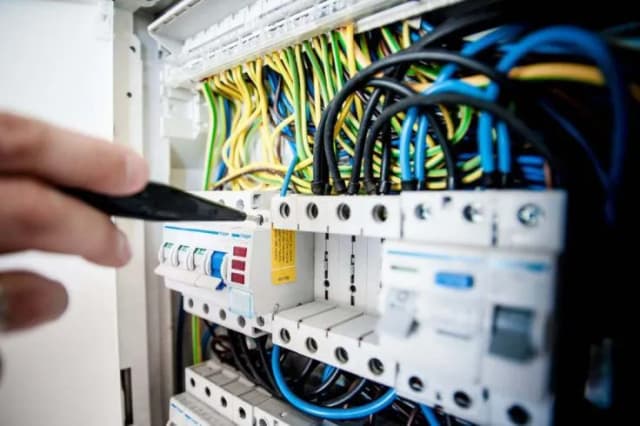 Jakie są instalacje na osiedlu i jak wpływają na komfort mieszkańców